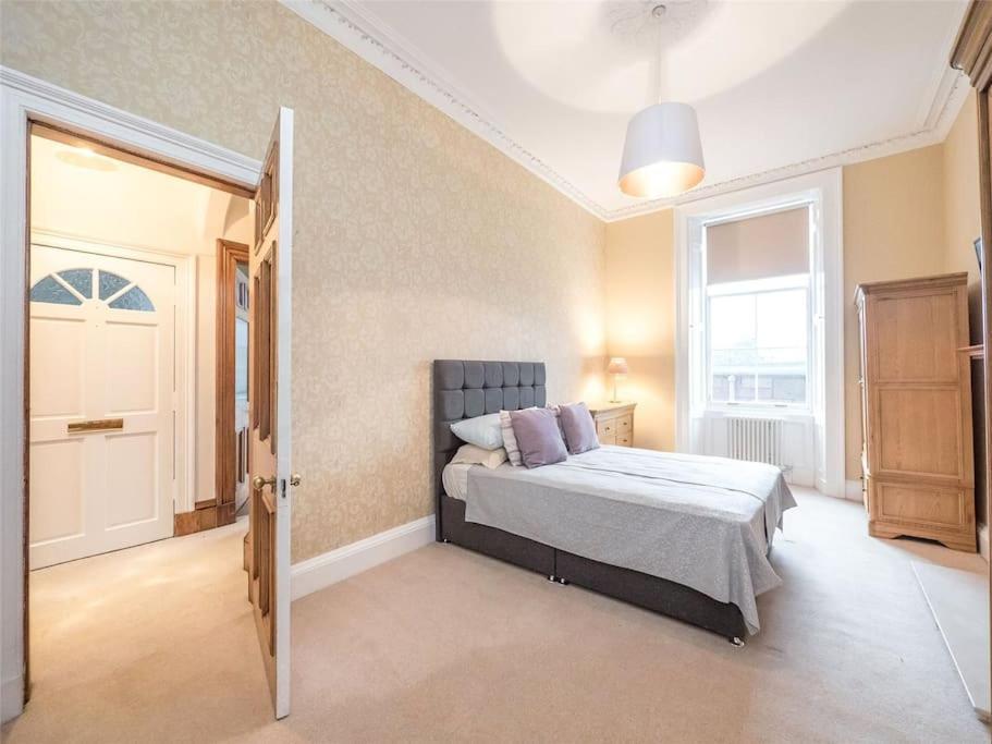 Beautiful & Bright 2 Bed Flat Murrayfield EDI Exteriér fotografie