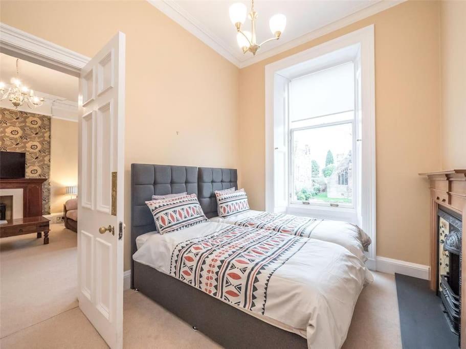 Beautiful & Bright 2 Bed Flat Murrayfield EDI Exteriér fotografie